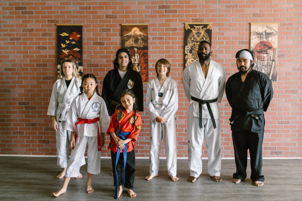 clases deportivas para niños (taekwondo)